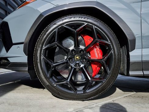 Used 2024 Lamborghini Urus Performante image 3