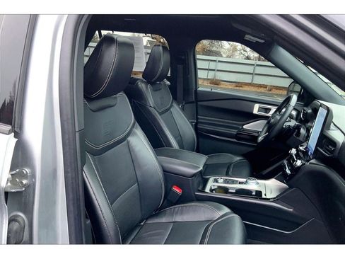 Used 2024 Ford Explorer ST w/ Equipment Group 401A image 8