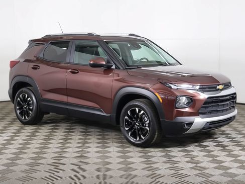 Used 2023 Chevrolet TrailBlazer LT w/ Convenience Package AWD/4WD image 49