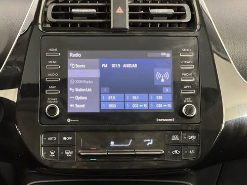 Used 2022 Toyota Prius XLE w/ Premium Convenience Package image 28