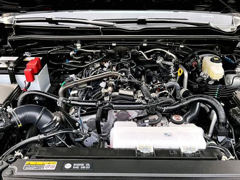 Used 2025 Toyota 4Runner SR5 image 30