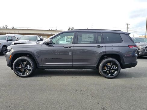 New 2025 Jeep Grand Cherokee L Limited w/ Black Appearance Package image 5