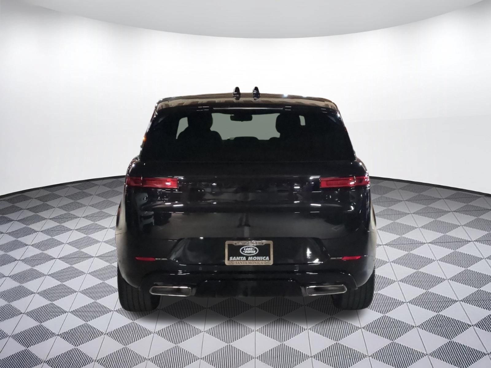 New 2027 Land Rover Range Rover Sport Dynamic SE AWD/4WD image 4