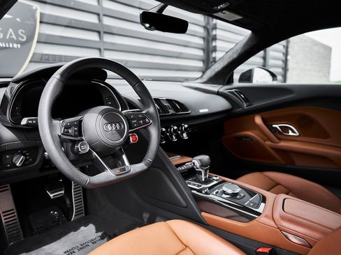 Used 2022 Audi R8 V10 image 2