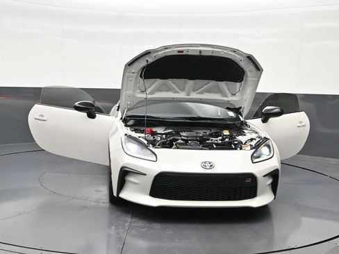 Used 2025 Toyota GR86 Premium w/ Performance Package RWD image 37