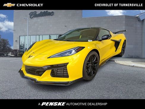 Used 2025 Chevrolet Corvette Z06 RWD image 1