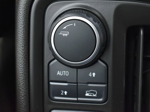 Used 2023 Chevrolet Silverado 1500 Custom AWD/4WD image 19