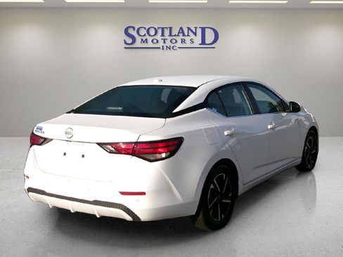 Used 2025 Nissan Sentra SV image 6