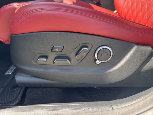 Used 2025 Genesis GV70 3.5T Sport w/ Sport Advanced Package image 10