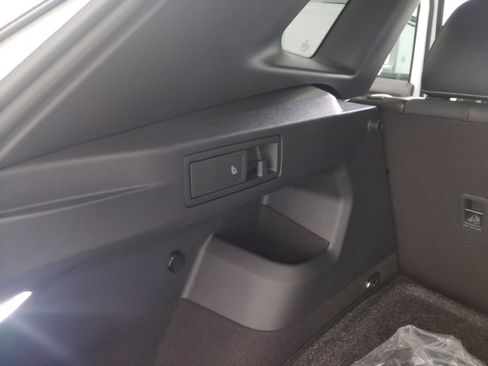 New 2026 Volkswagen Tiguan SE R-Line image 20