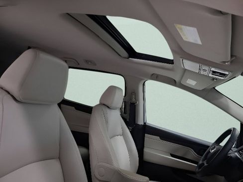 Used 2026 Honda Odyssey EX-L image 6