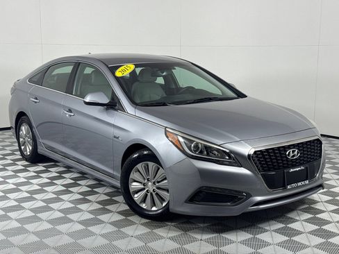 Used 2016 Hyundai Sonata SE image 2