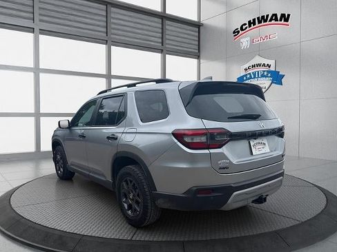 Used 2025 Honda Pilot TrailSport image 6