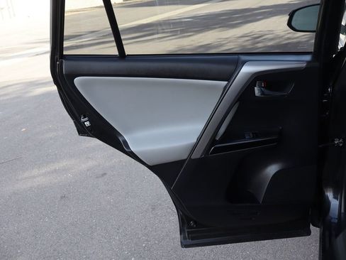 Used 2017 Toyota RAV4 Limited image 24