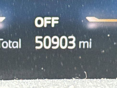 Used 2023 BMW X7 xDrive40i w/ Premium Package image 27