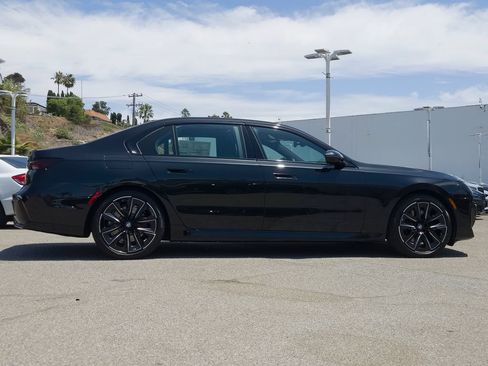 New 2026 BMW 740i w/ Premium Package RWD image 3