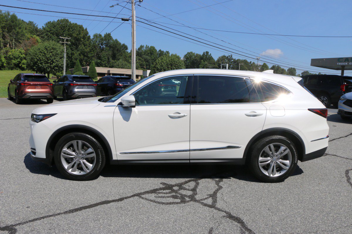 Used 2025 Acura MDX FWD image 2
