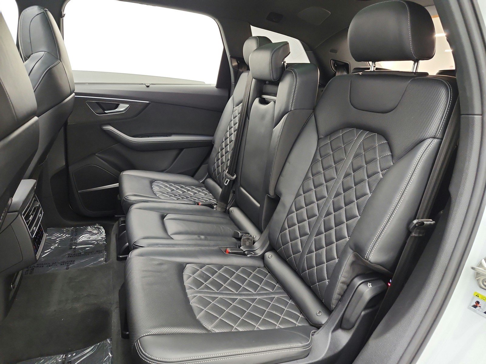 Used 2023 Audi SQ7 Premium Plus w/ Executive Package AWD/4WD image 16