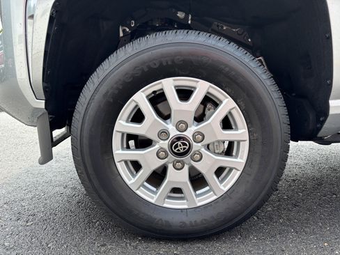 Used 2025 Toyota Tacoma SR AWD/4WD image 10
