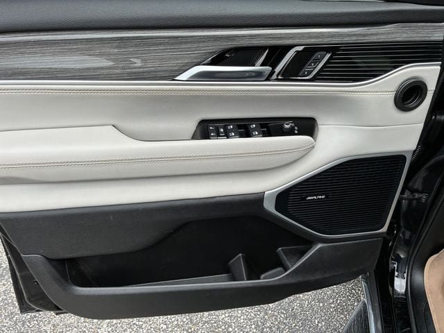 Used 2022 Jeep Wagoneer Series III AWD/4WD image 51