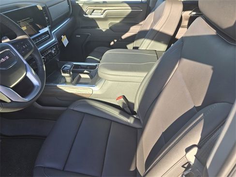 New 2026 GMC Sierra 1500 SLT image 18