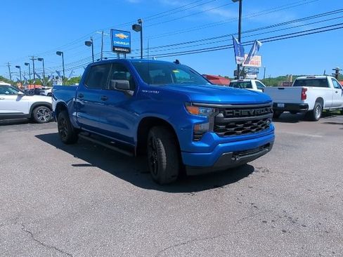 Used 2024 Chevrolet Silverado 1500 Custom w/ Turbomax Blackout Package AWD/4WD image 5