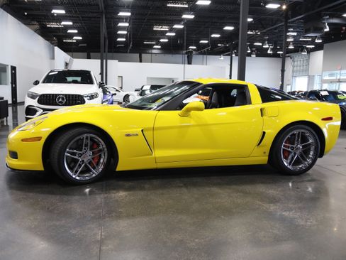 Used 2008 Chevrolet Corvette Z06 w/ Preferred Equipment Group RWD image 9