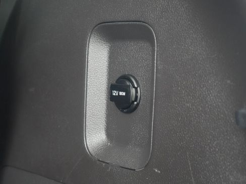Used 2025 Kia Carnival FWD image 17