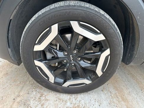 Used 2024 Kia Telluride S FWD image 2