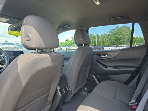 Used 2025 Chevrolet Equinox LT FWD image 10