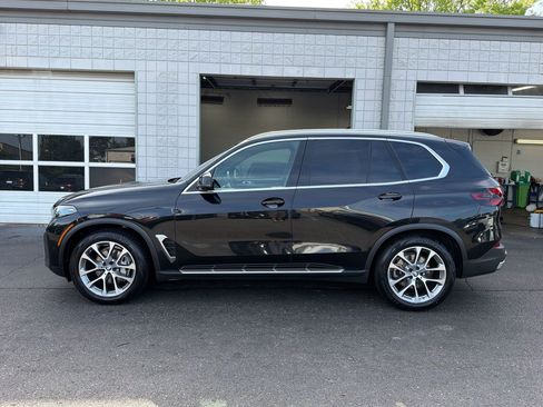 Used 2024 BMW X5 xDrive40i AWD/4WD image 2