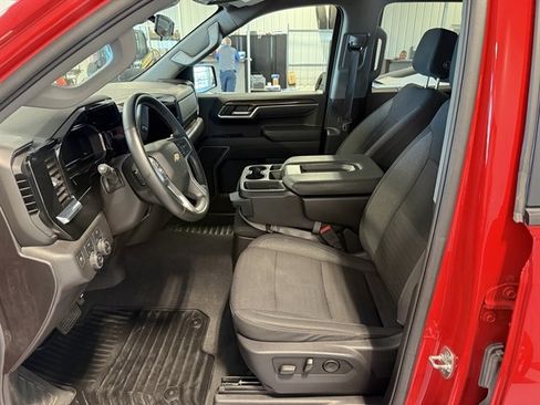 Used 2025 Chevrolet Silverado 1500 LT image 11