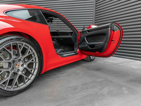 Certified 2025 Porsche 911 Carrera T RWD image 33