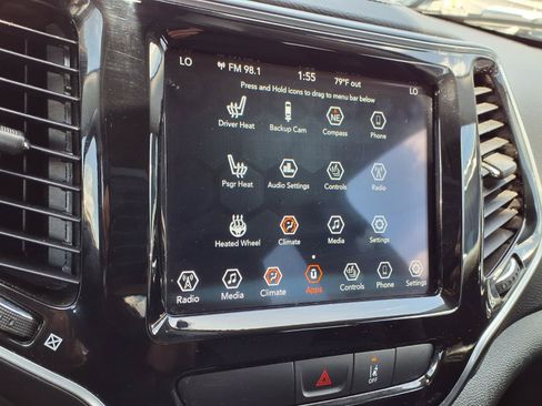 Used 2022 Jeep Cherokee Limited AWD/4WD image 5