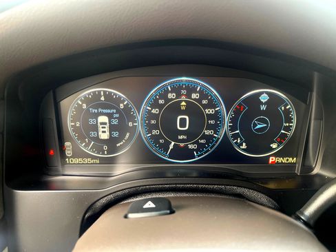 Used 2015 Cadillac Escalade Luxury image 22