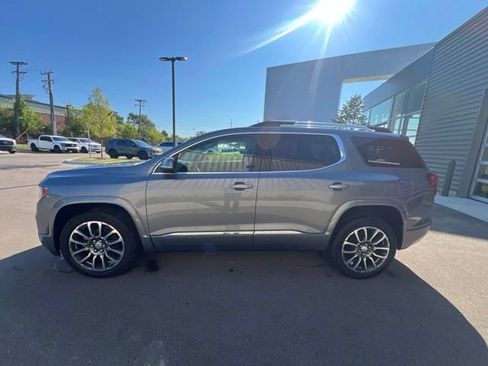 Used 2020 GMC Acadia Denali w/ Technology Package FWD image 8