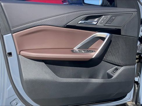 Used 2025 BMW X2 xDrive28i image 25