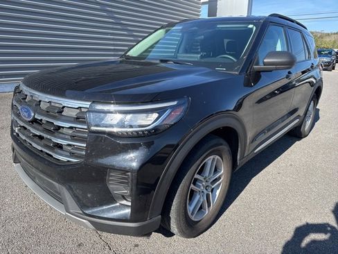 Used 2025 Ford Explorer Active image 1