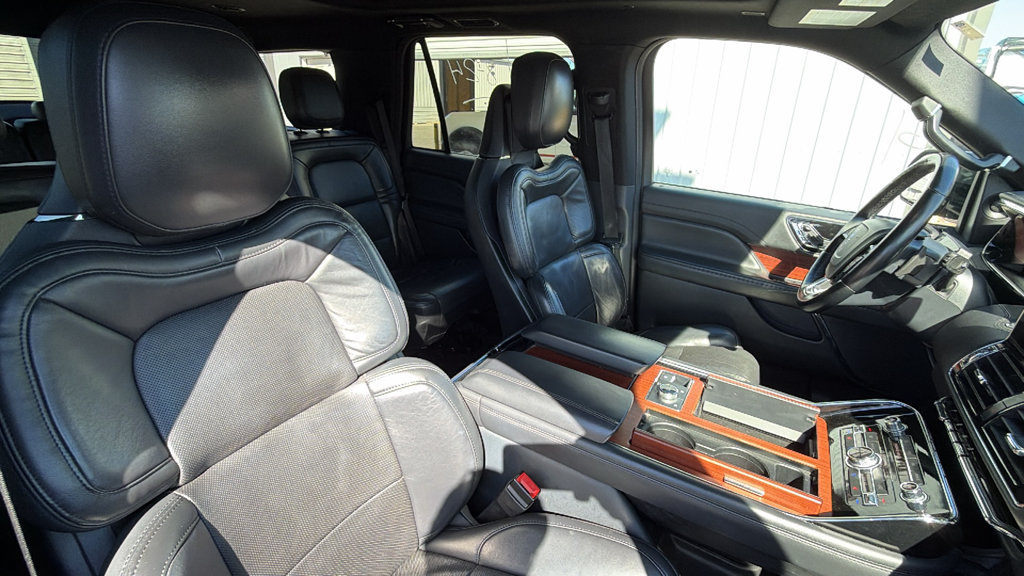 Used 2023 Lincoln Navigator Reserve RWD image 29