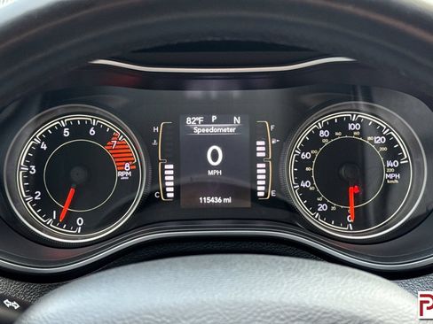 Used 2019 Jeep Cherokee Latitude Plus AWD/4WD image 29