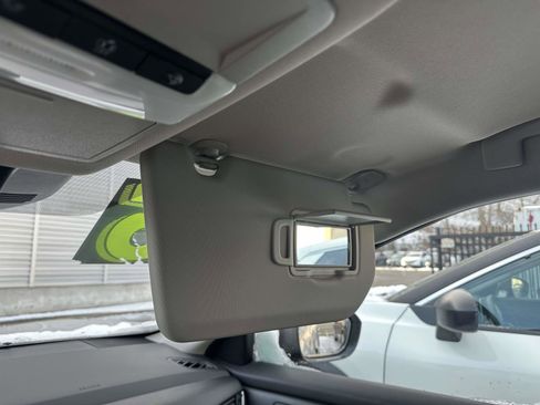 Used 2025 Nissan Rogue S image 17