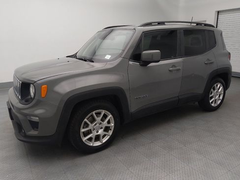 Used 2020 Jeep Renegade Latitude w/ Popular Equipment Group FWD image 2