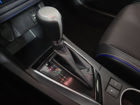 Used 2018 Toyota Corolla L image 22