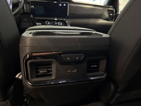 Used 2024 GMC Sierra 3500 AT4 w/ AT4 Premium Plus Package AWD/4WD image 21