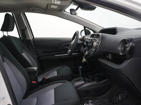Used 2018 Toyota Prius C Two w/ Carpet Mat Package FWD image 11