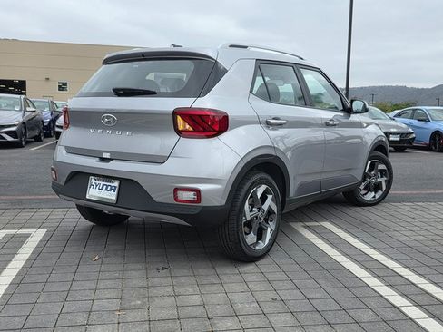 New 2025 Hyundai Venue SEL image 7