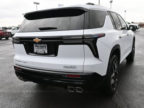 New 2026 Chevrolet Traverse High Country w/ LPO, Floor Liner Package AWD/4WD image 8