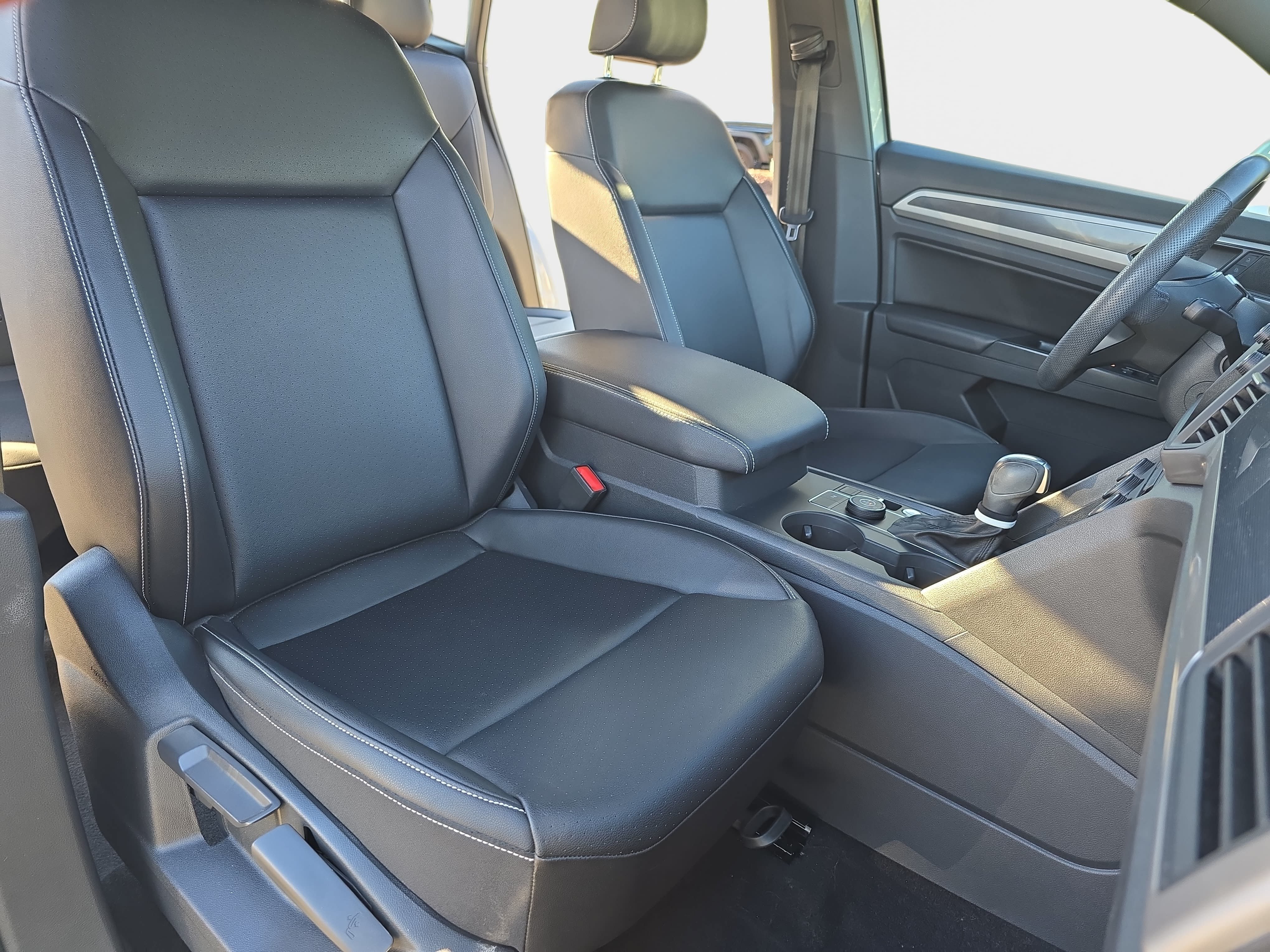 Used 2020 Volkswagen Atlas Cross Sport SE w/ Towing Package AWD/4WD image 10