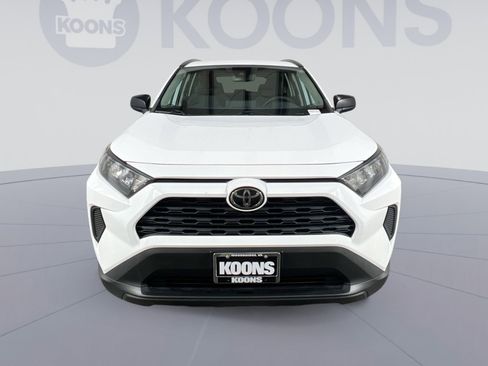 Used 2021 Toyota RAV4 LE image 11