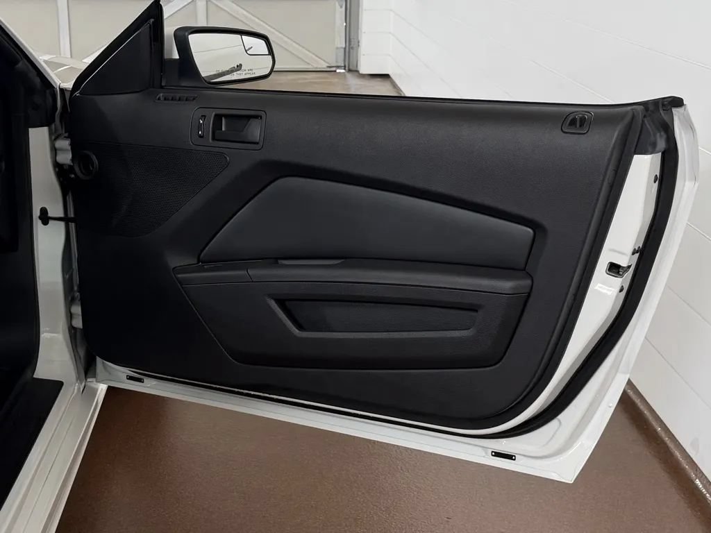Used 2012 Ford Mustang GT RWD image 35